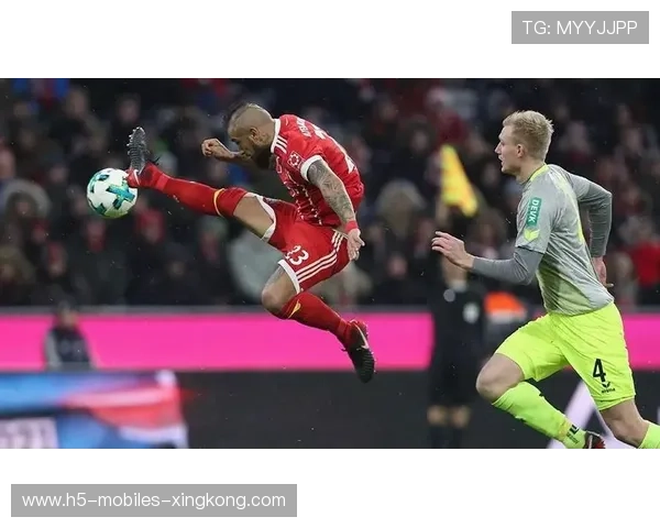 莱万贴地斩破门，拜仁再度点燃主场激情