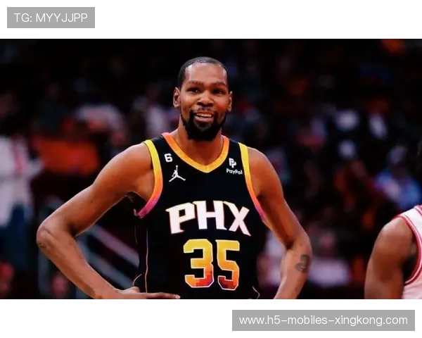 火箭五连胜，杜兰特虽低迷，但队友出色表现补位，杜兰特在火箭打过球吗